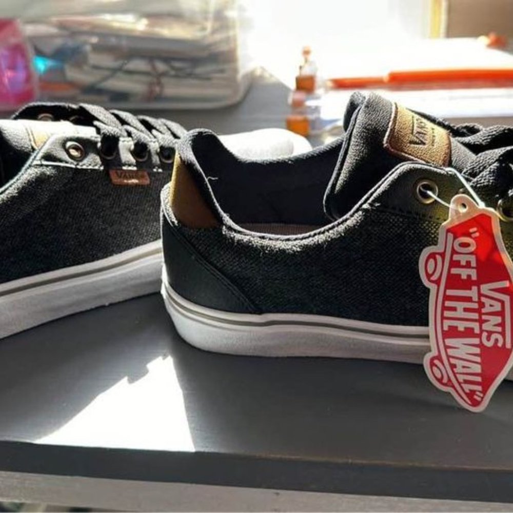 BRAND NEW IN BOX VANS Size 8